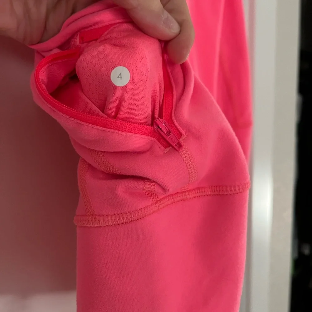 Lululemon - Picture 3 of 3